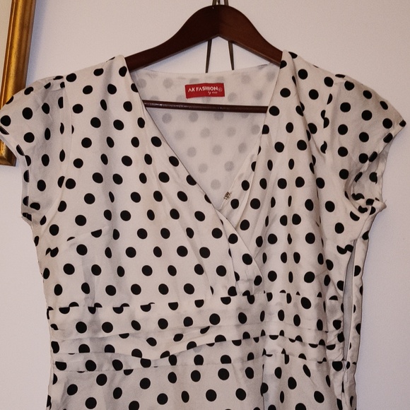 Polka Dots - Picture 6 of 7